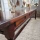 Table XXL noyer massif foncé 3m