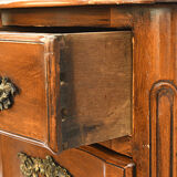 Crossbow-shaped chest of drawers