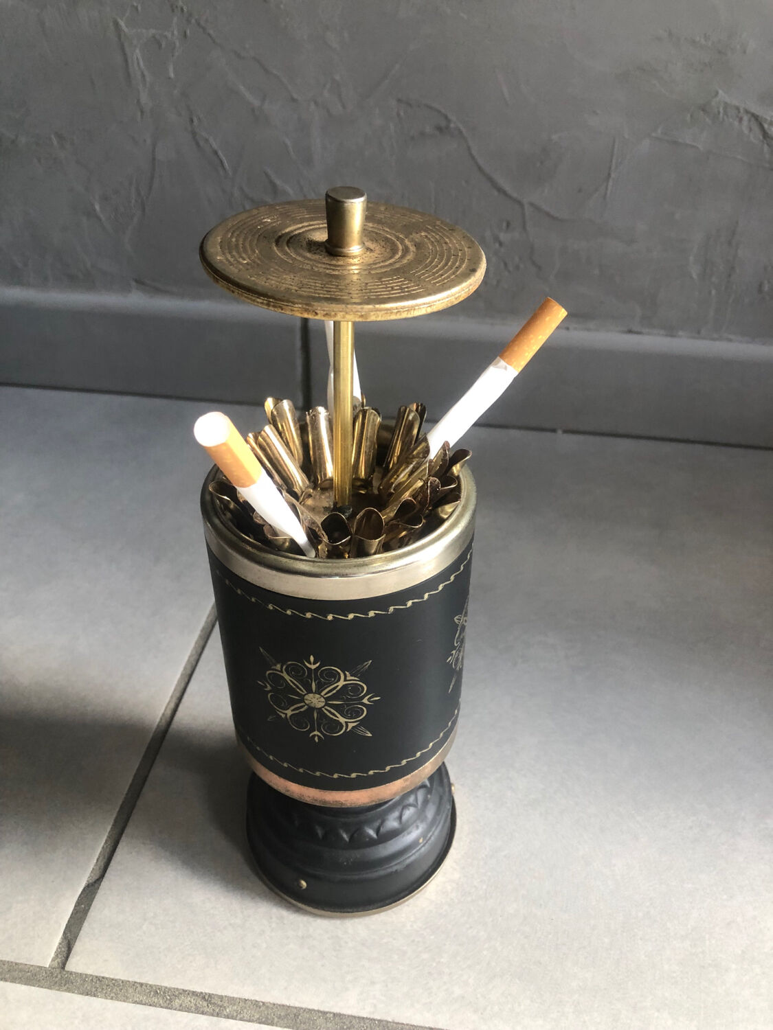Distributeur de cigarette musical