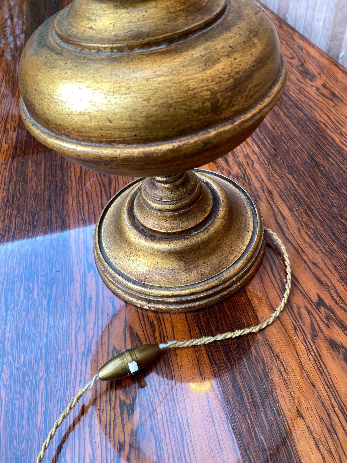 Lampe vintage pied de boule dorée