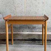 Tables basses "venus" ge 1937 par hans j wegner pour getama
