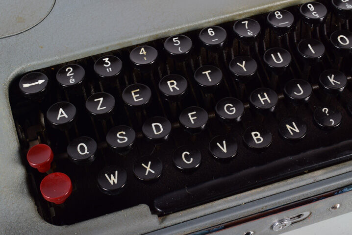 ROOY portable typewriter