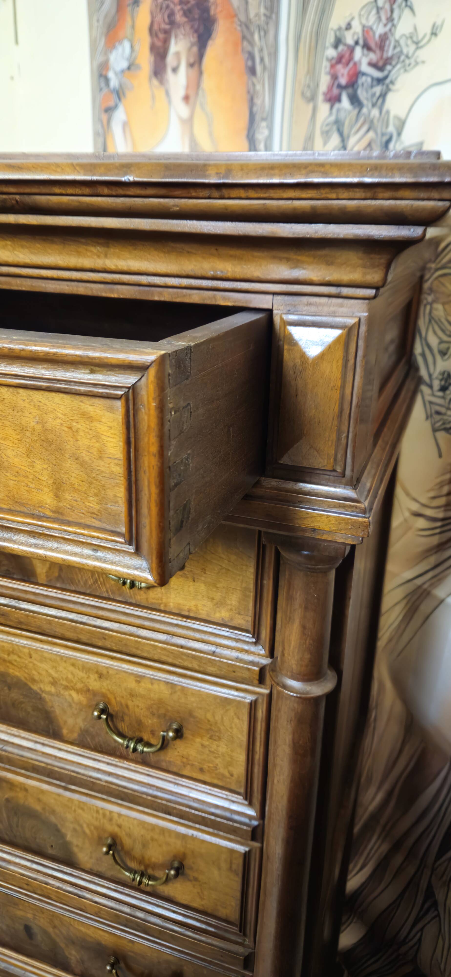 Chest of drawers / chiffonnier in solid walnut, Napoleonic III period – 19th century