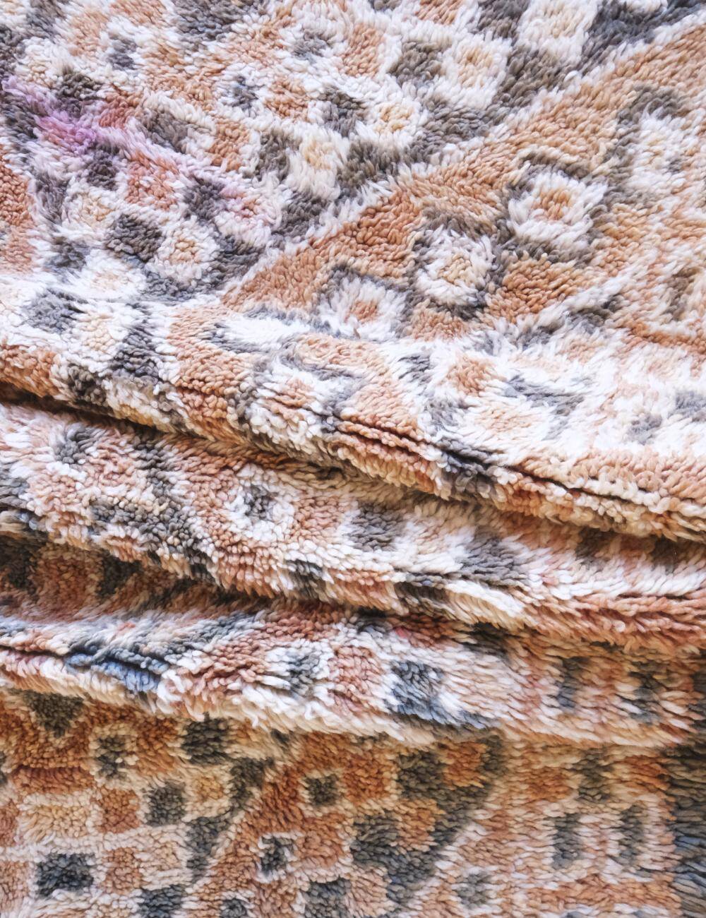 Vintage Collectible Rug - 412 x 205 cm