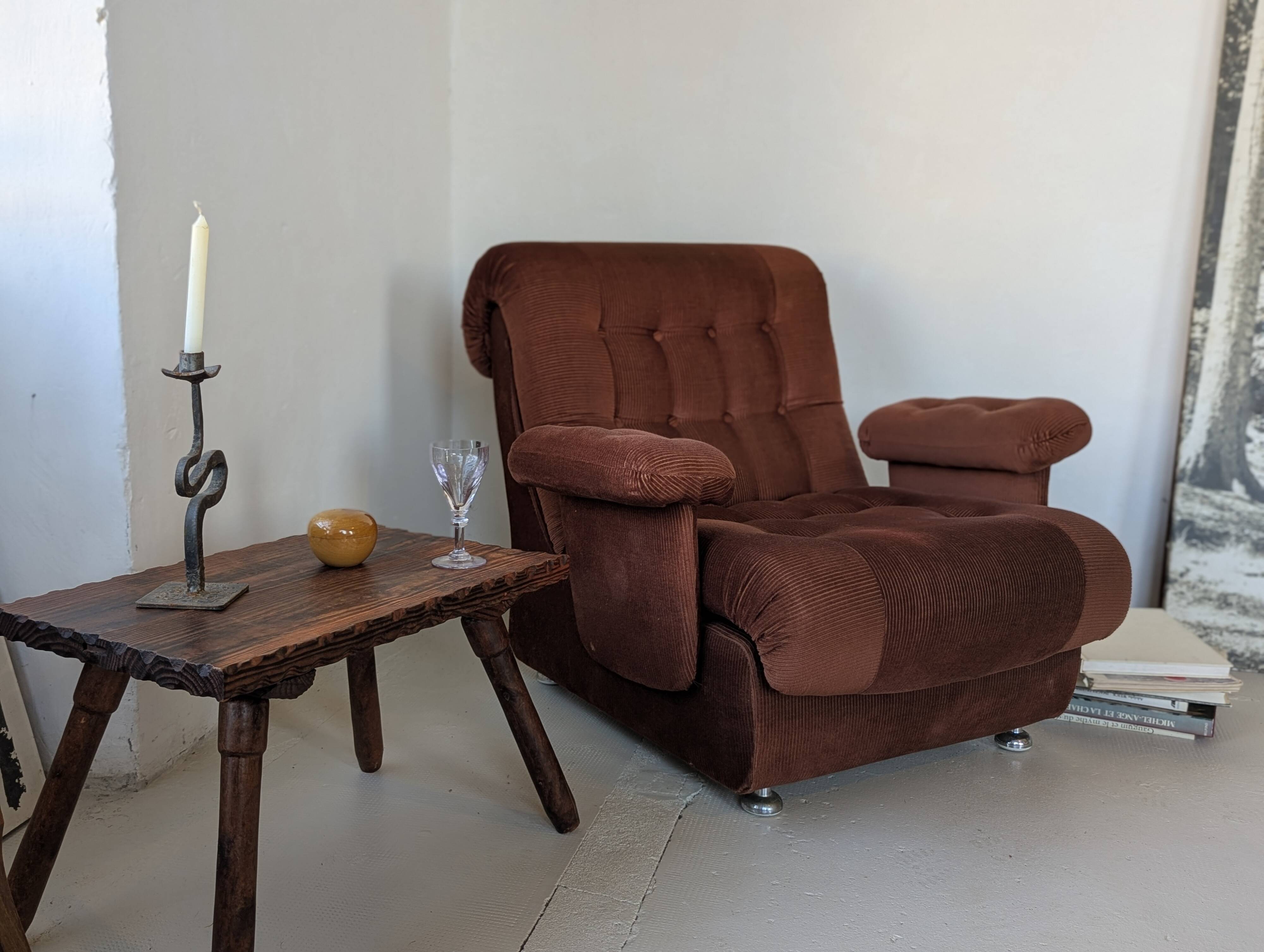 Fauteuil space age,en velours côtelé des années 70