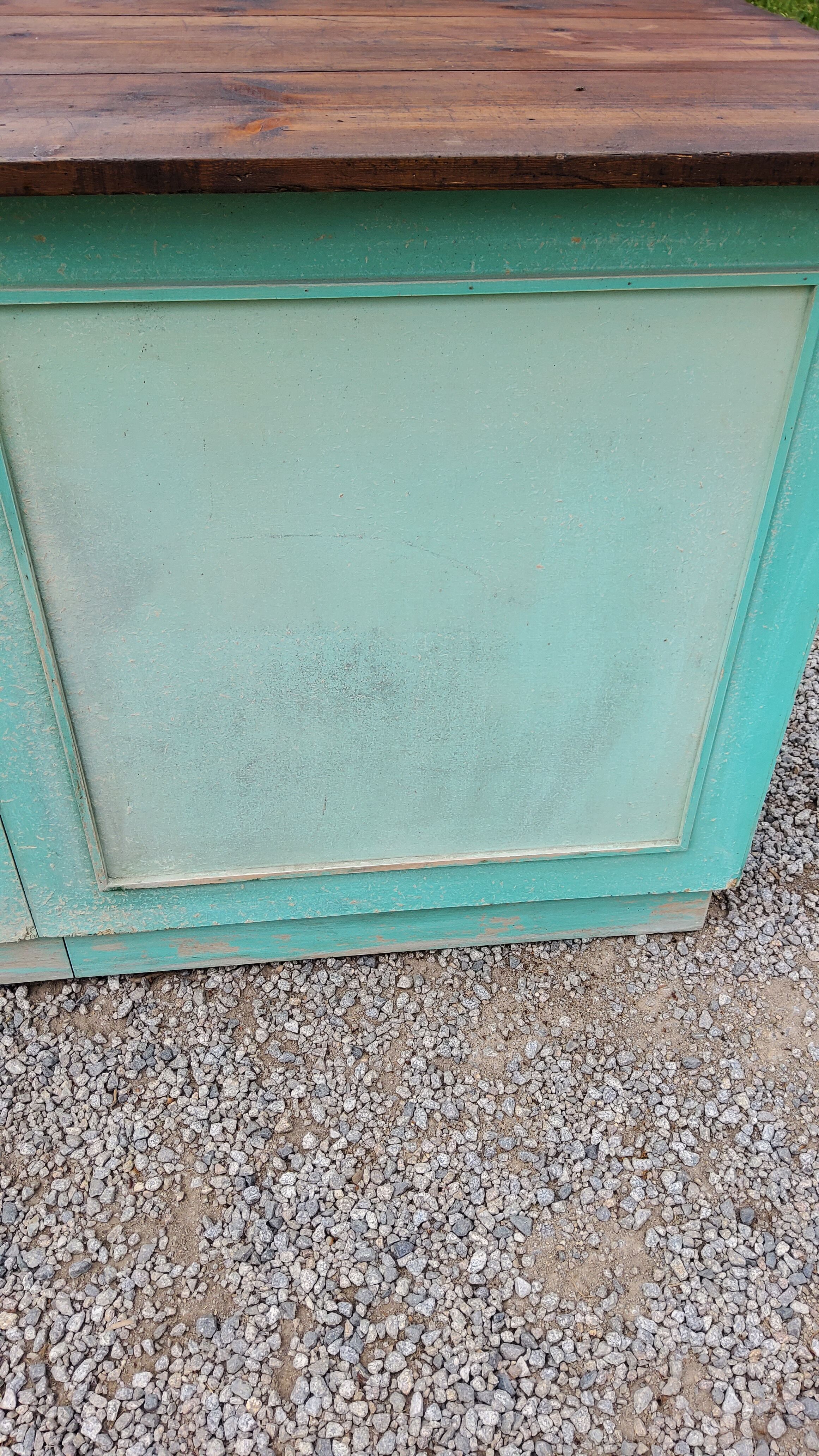 Hardware counter of the 50s 8 drawers 1 niche 250cm