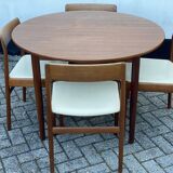 Table ronde scandinave en teck avec 4 chaises