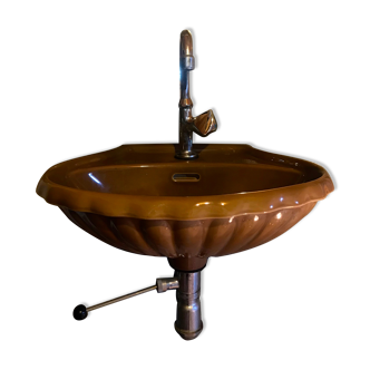 Vintage shell washbasin