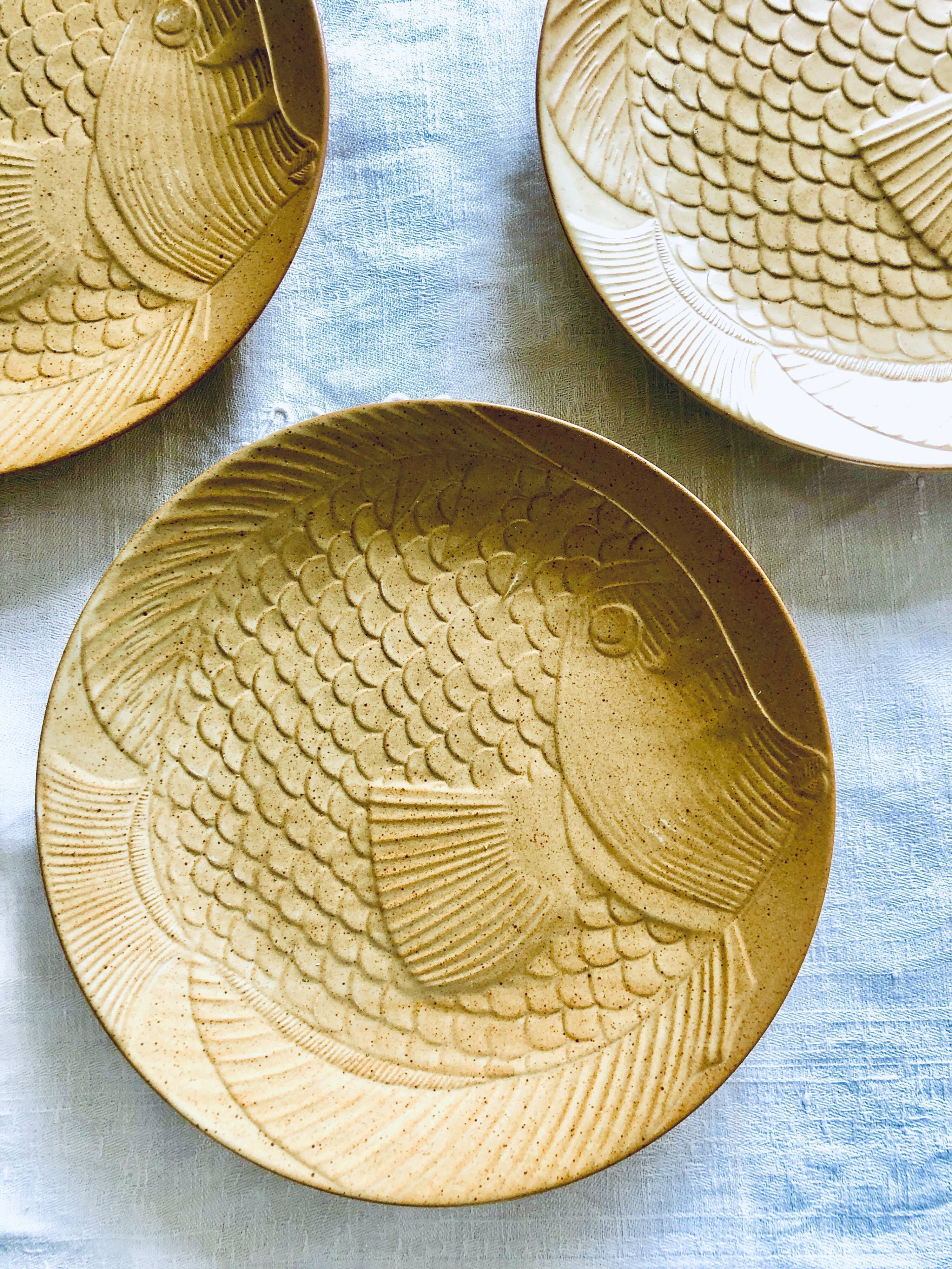 Stoneware plates fish decoration