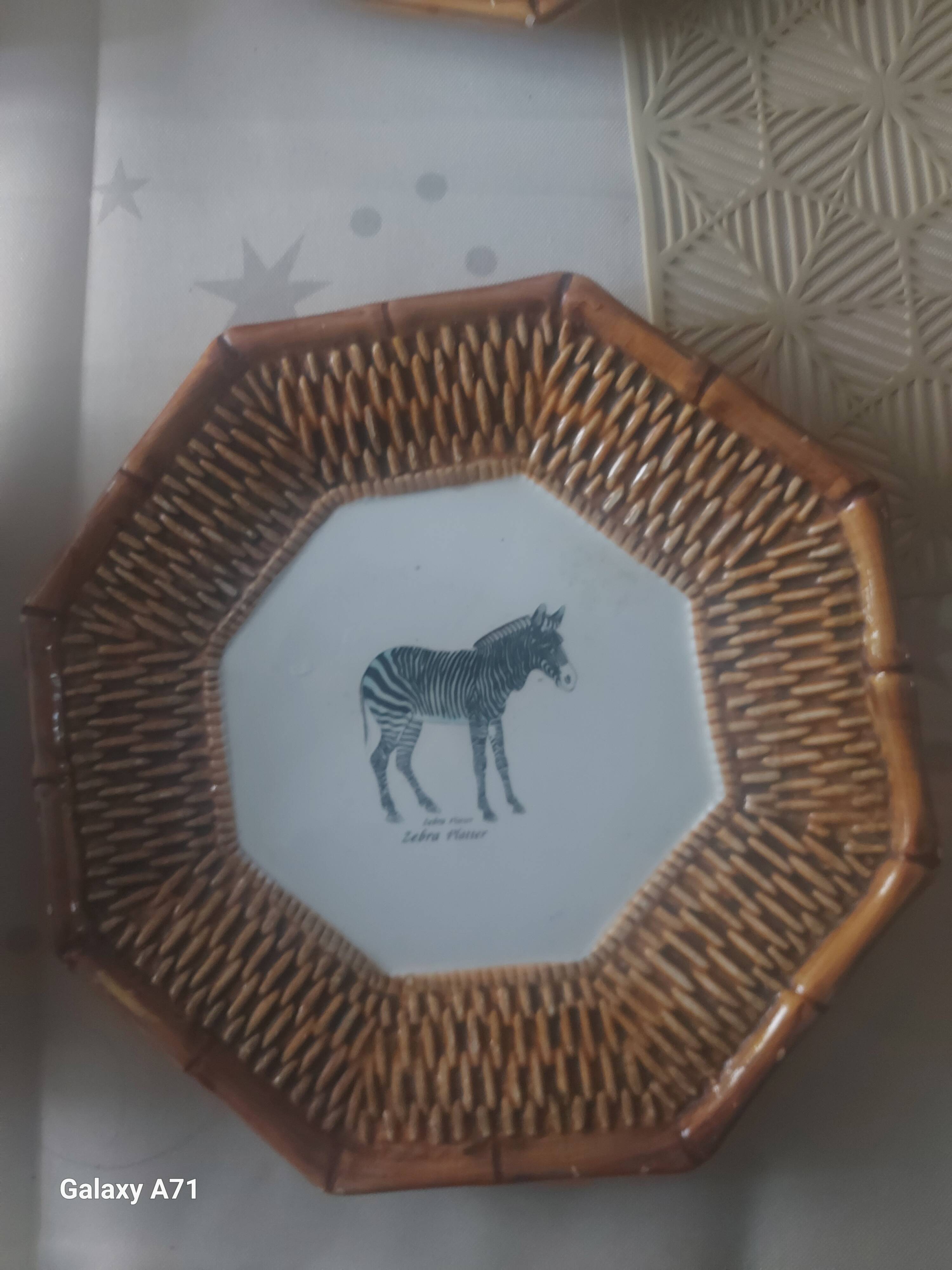 Lot de 8 assiettes de la savane