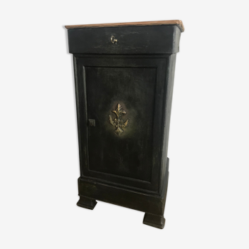Table de chevet nuit vintage bois sculpté écusson porte tiroir noir bois ancien