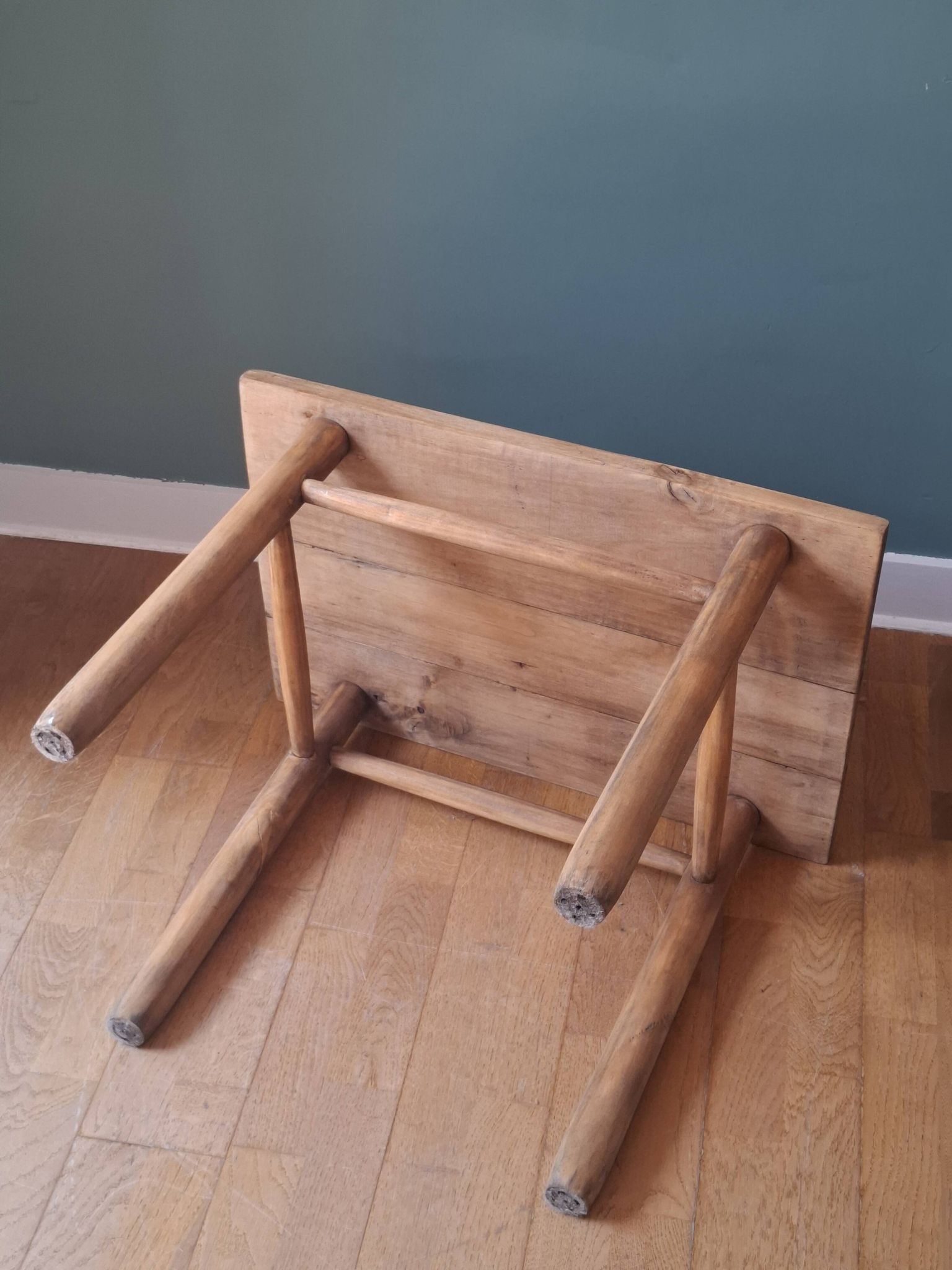 Table d'appoint brutaliste