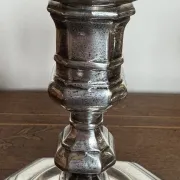 Paire de bougeoirs de style Louis XV