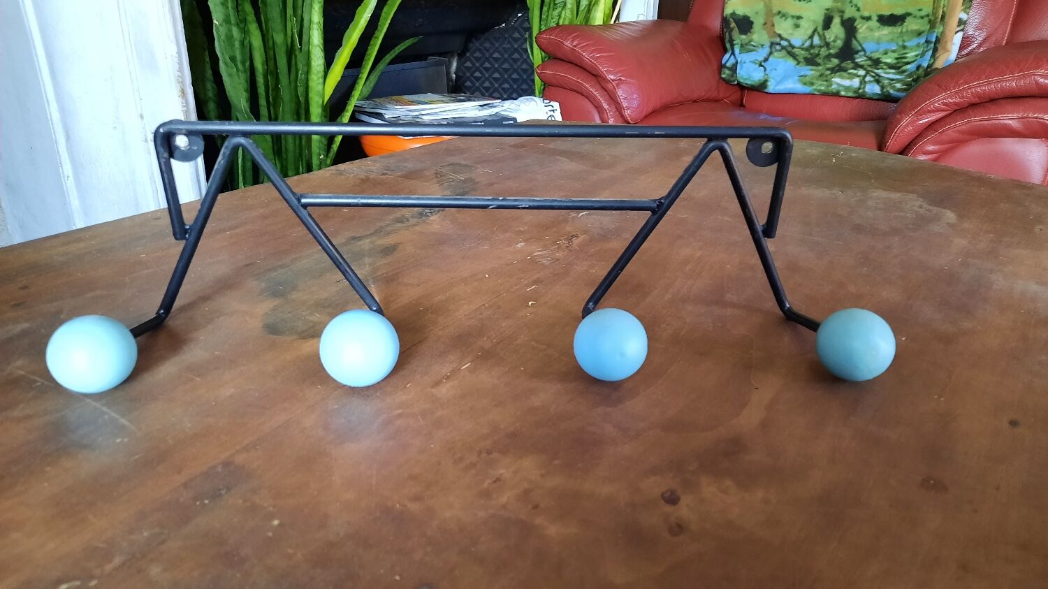 Wall-mounted coat rack 4 balls