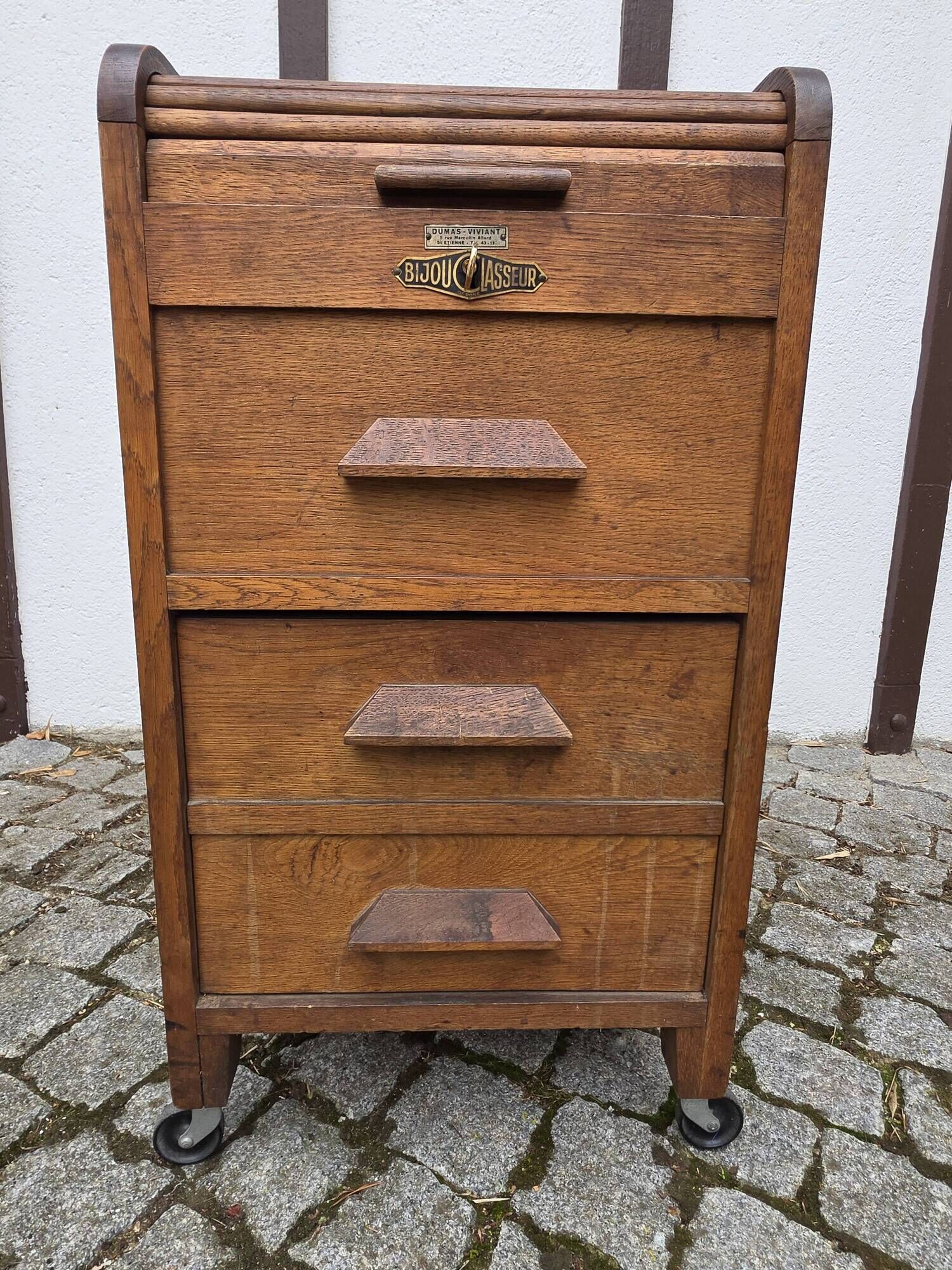 Vintage roll-top desk by the brand Bijou Classeur.