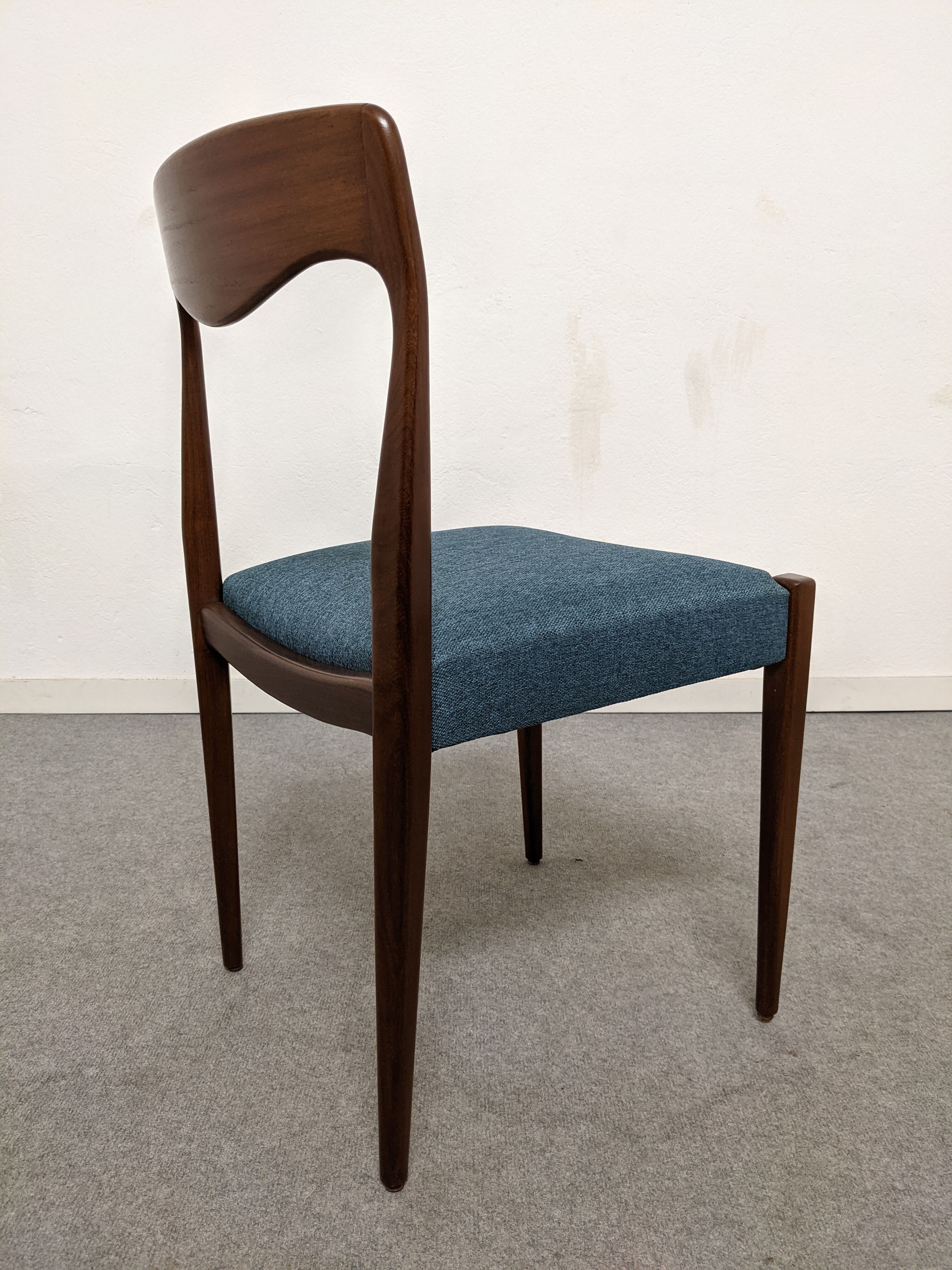 Set of 6 Danish teak chairs from the 60s/70s
