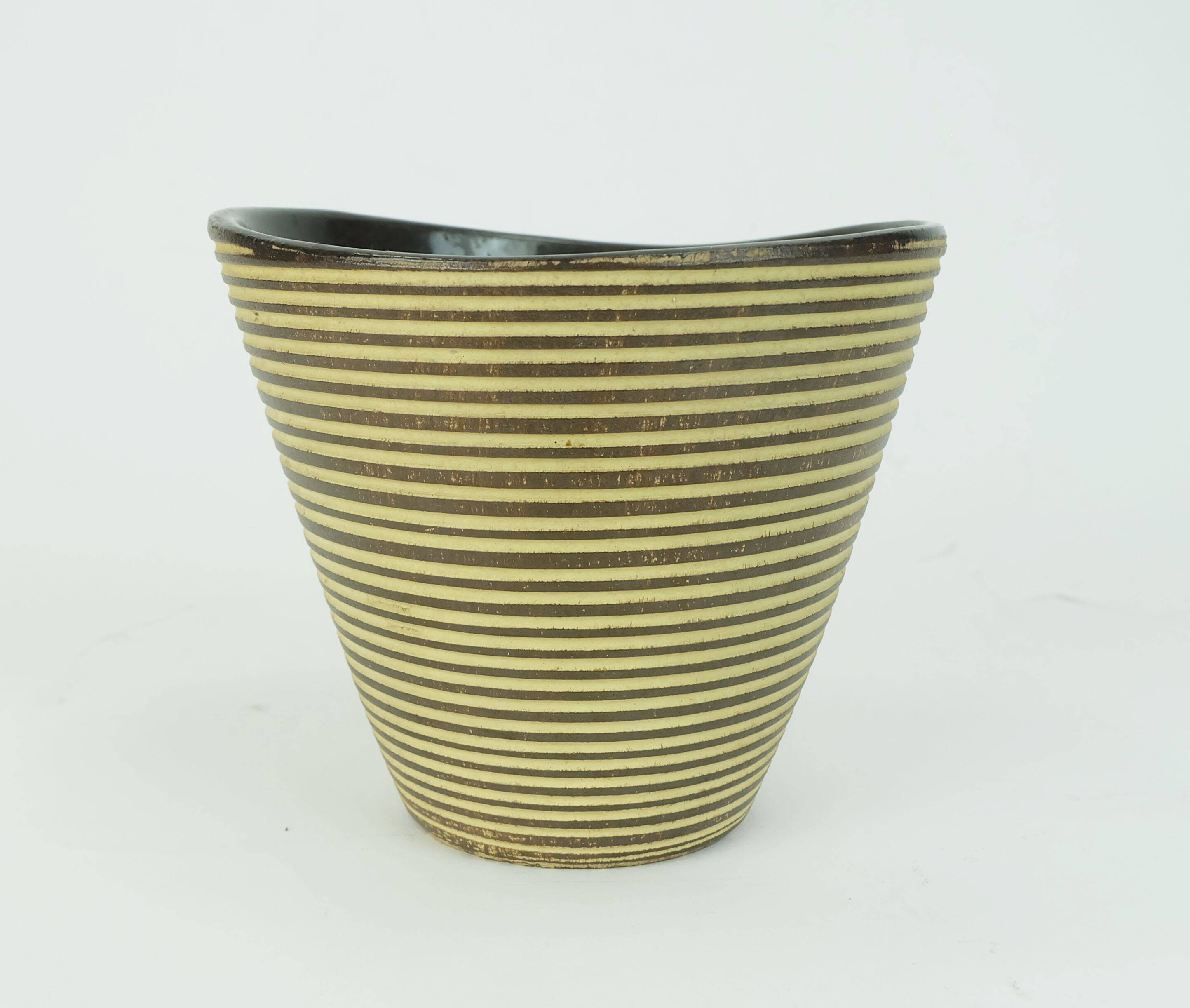 Cache-pot Dümler & Breiden modèle 193/16 décor sgraffito, années 50
