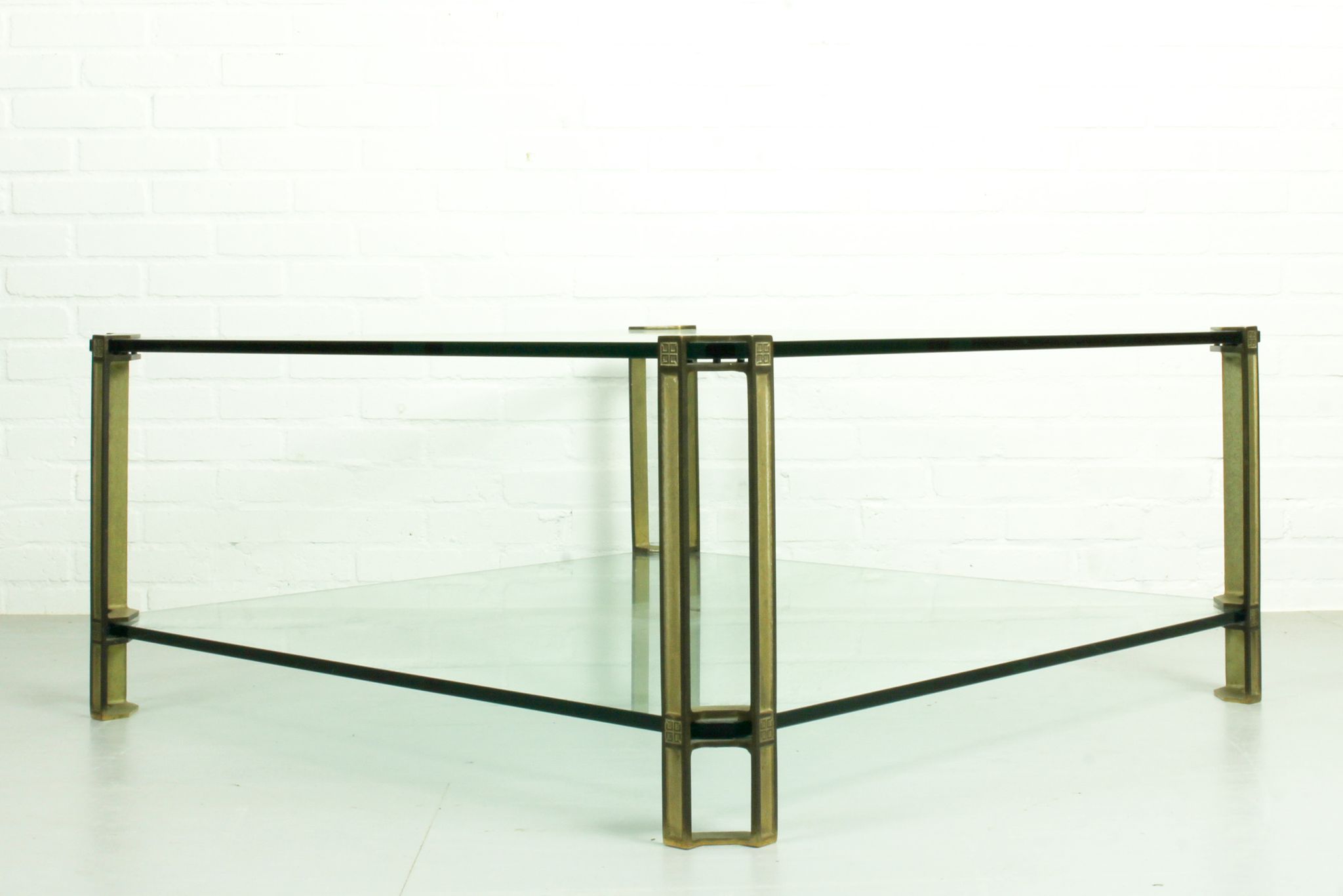 Pioneer serie model T24D coffee table by Peter Ghyczy, 1970
