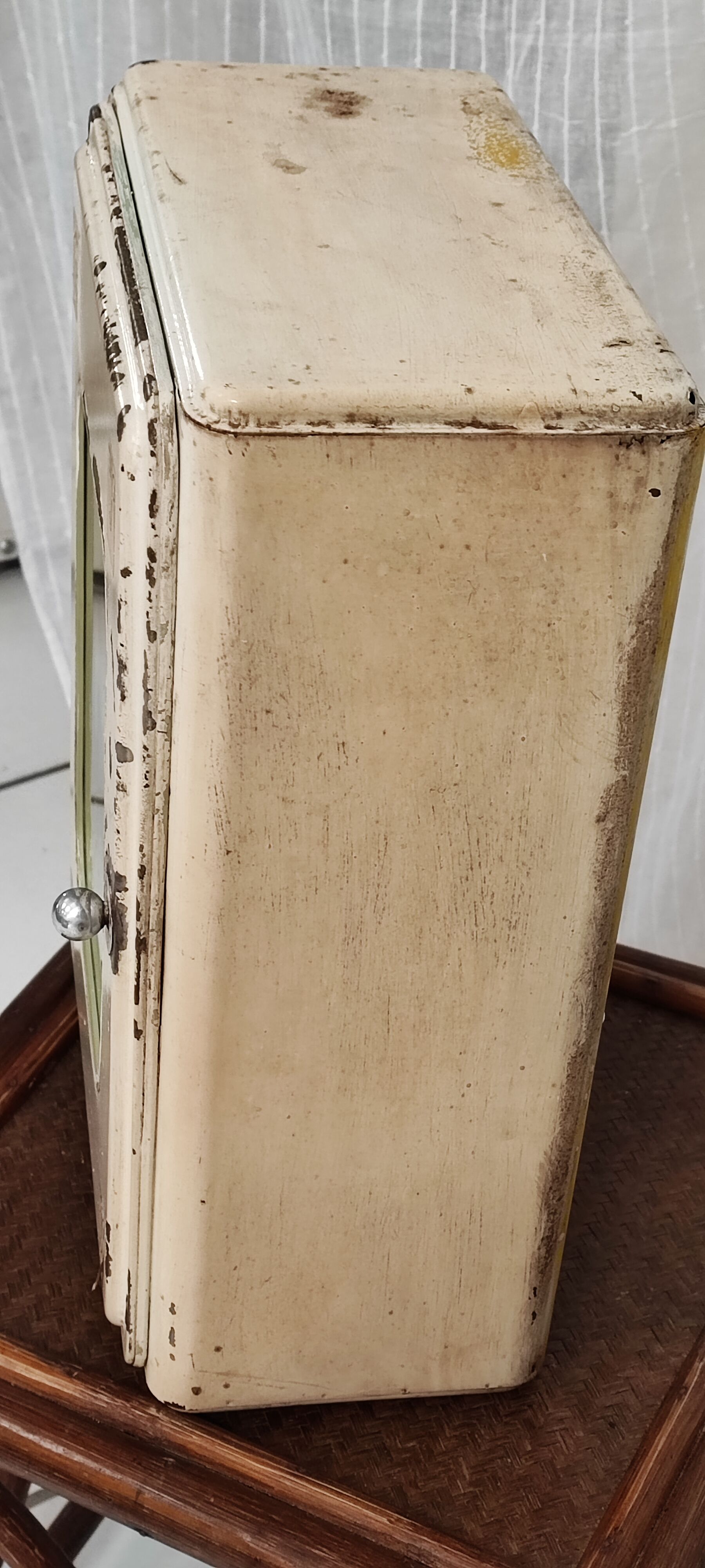 Metal medicine cabinet mirror