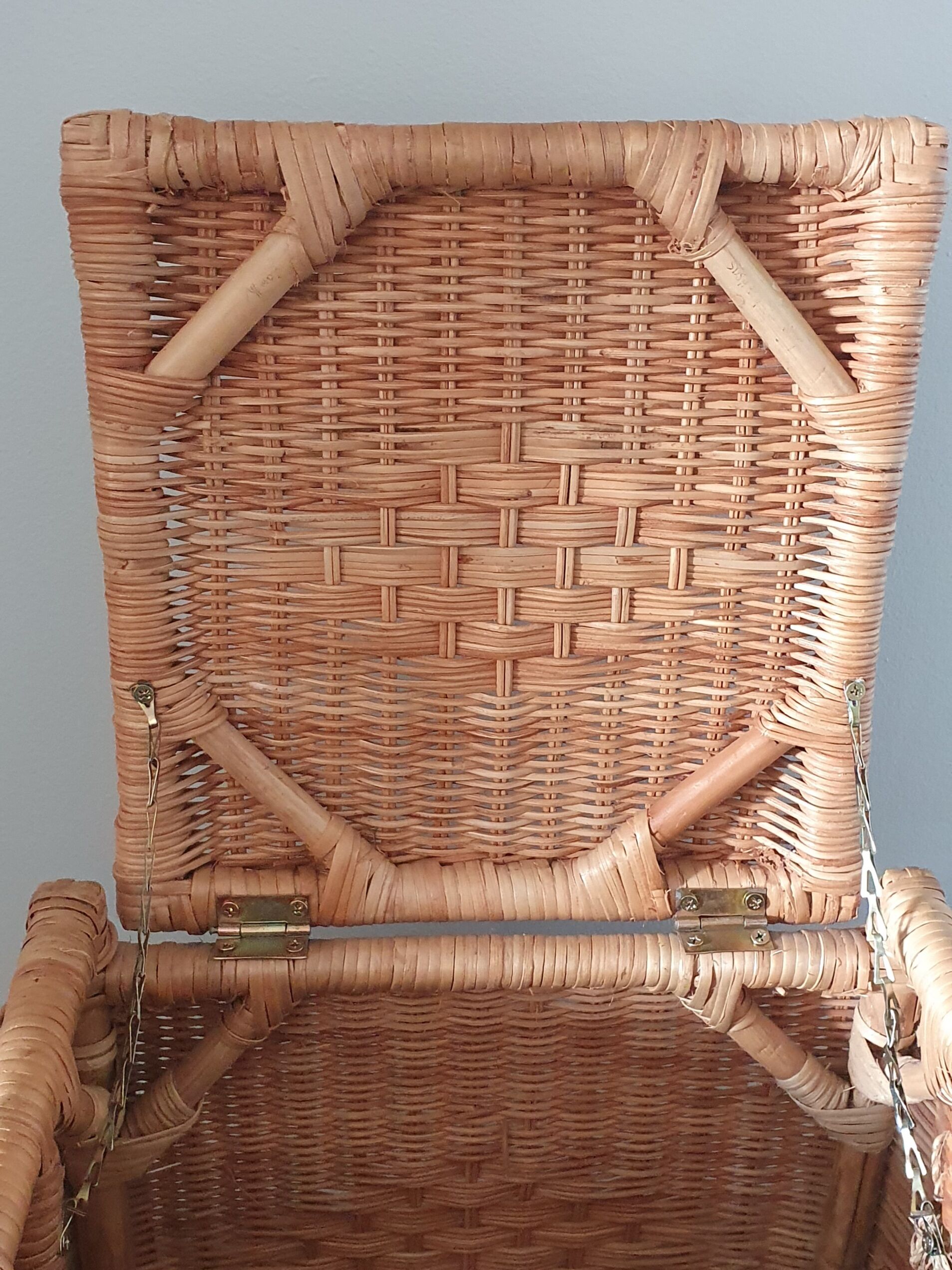 Rattan chest