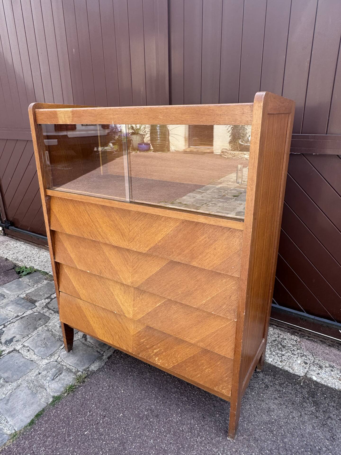 Glass cabinet