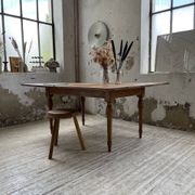 Table de ferme noyer plateau pivotable à allonges