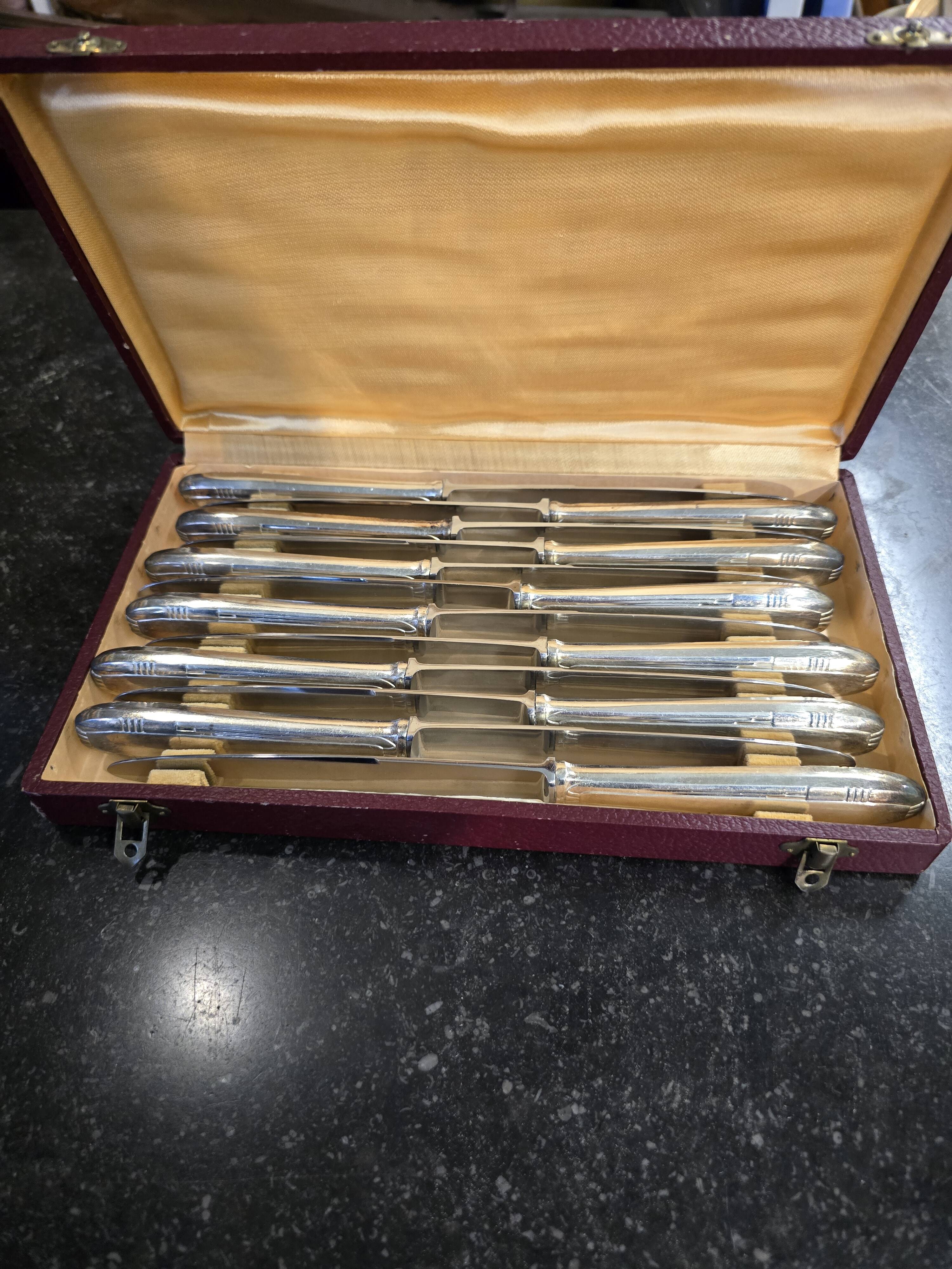 12 Art Deco knives in silver metal mid-20th century with its box