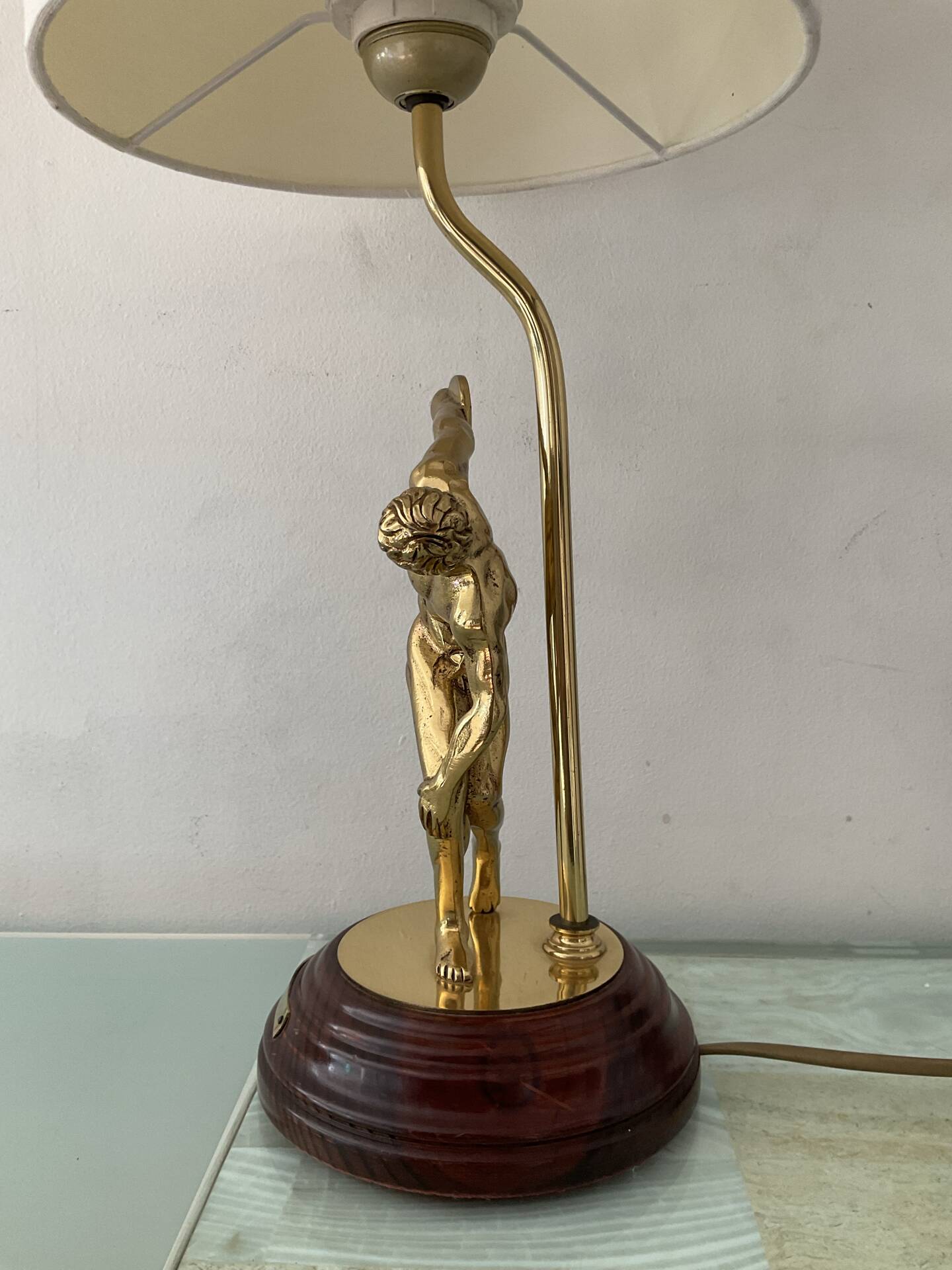Vintage Peris Andreu lamp in bronze and wood from the 1970s.