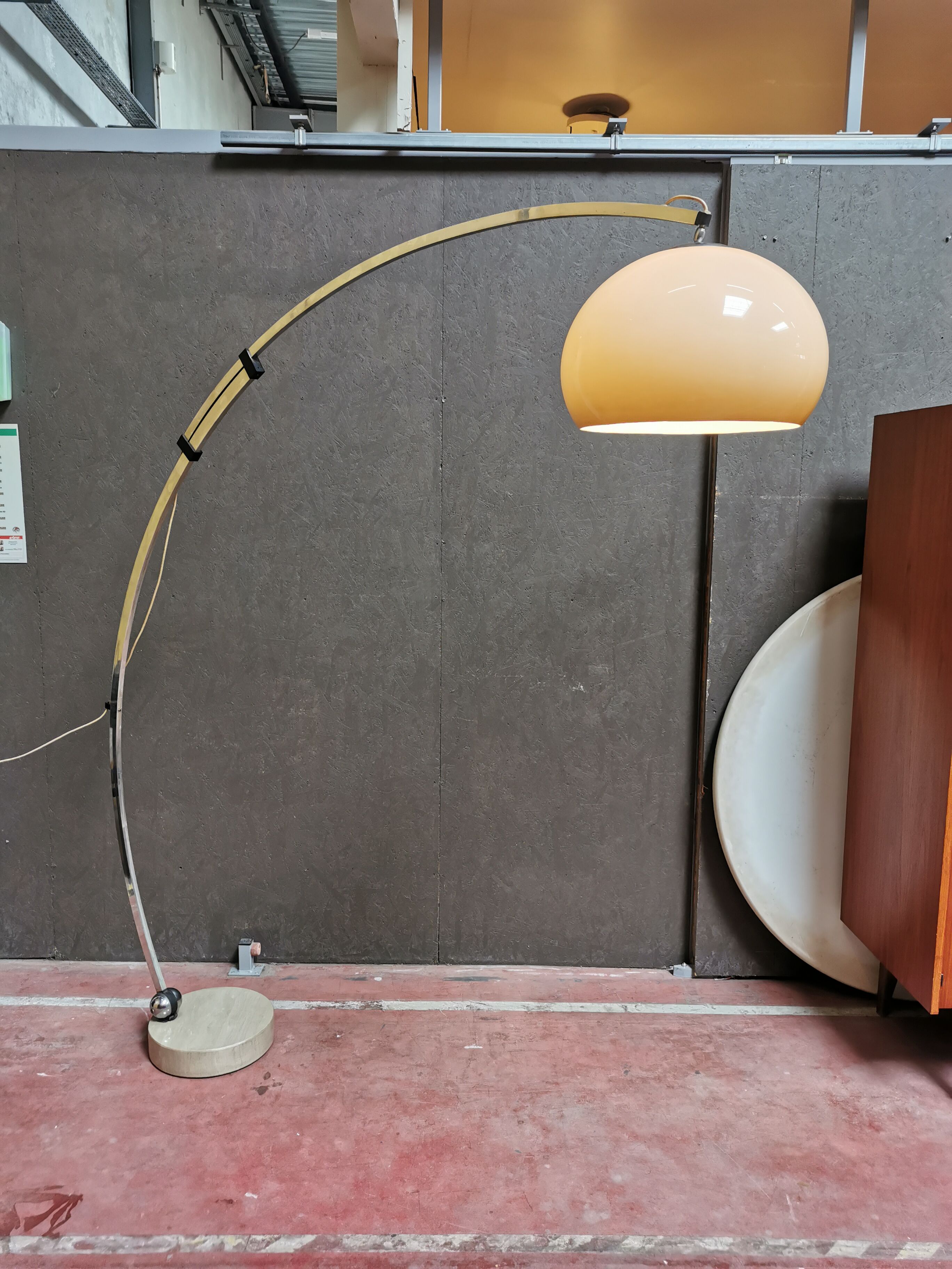 Arc floor lamp by Harvey Guzzini 70s