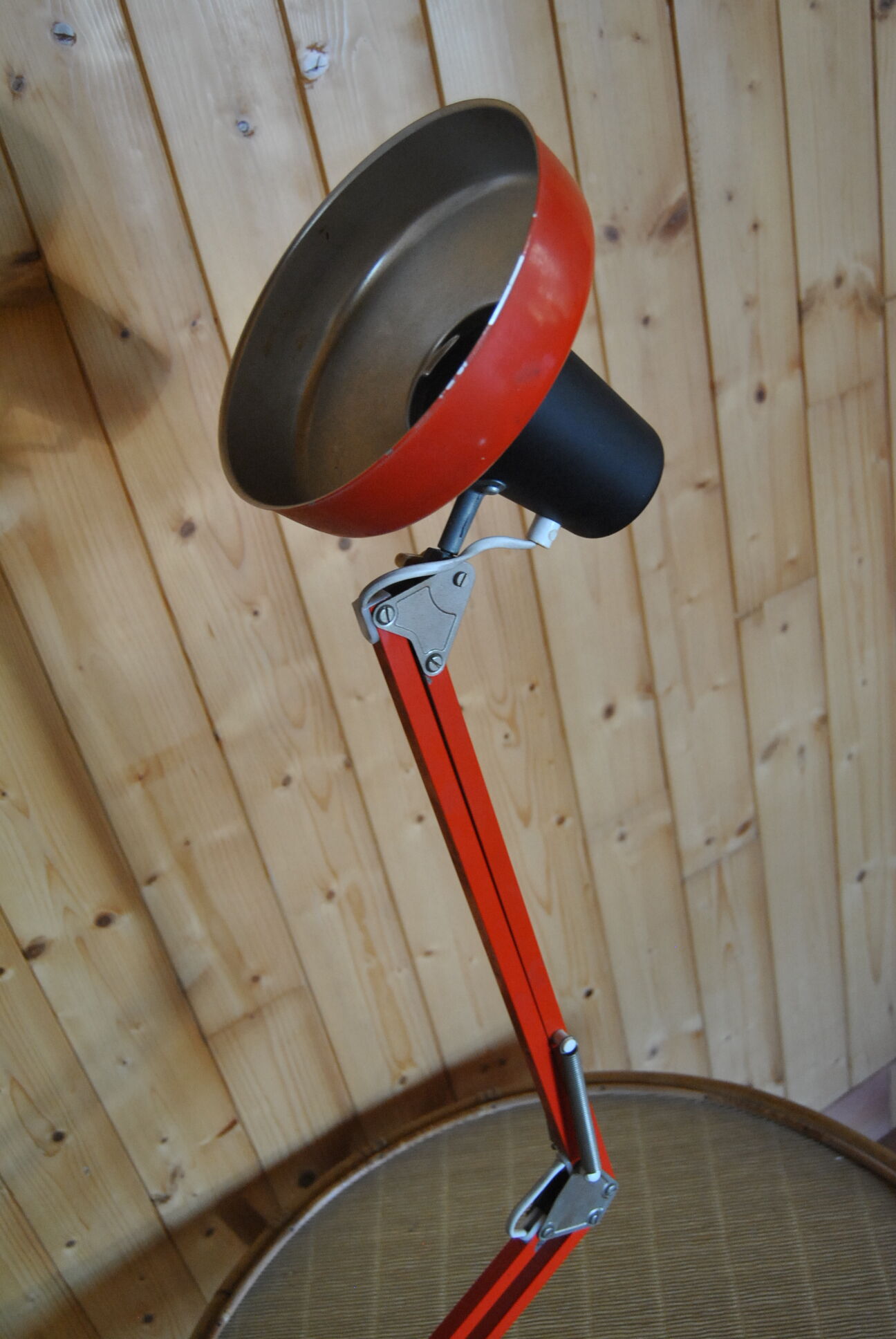 Red articulated workshop lamp 70s