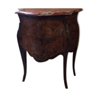 Commode galbée style Louis XV