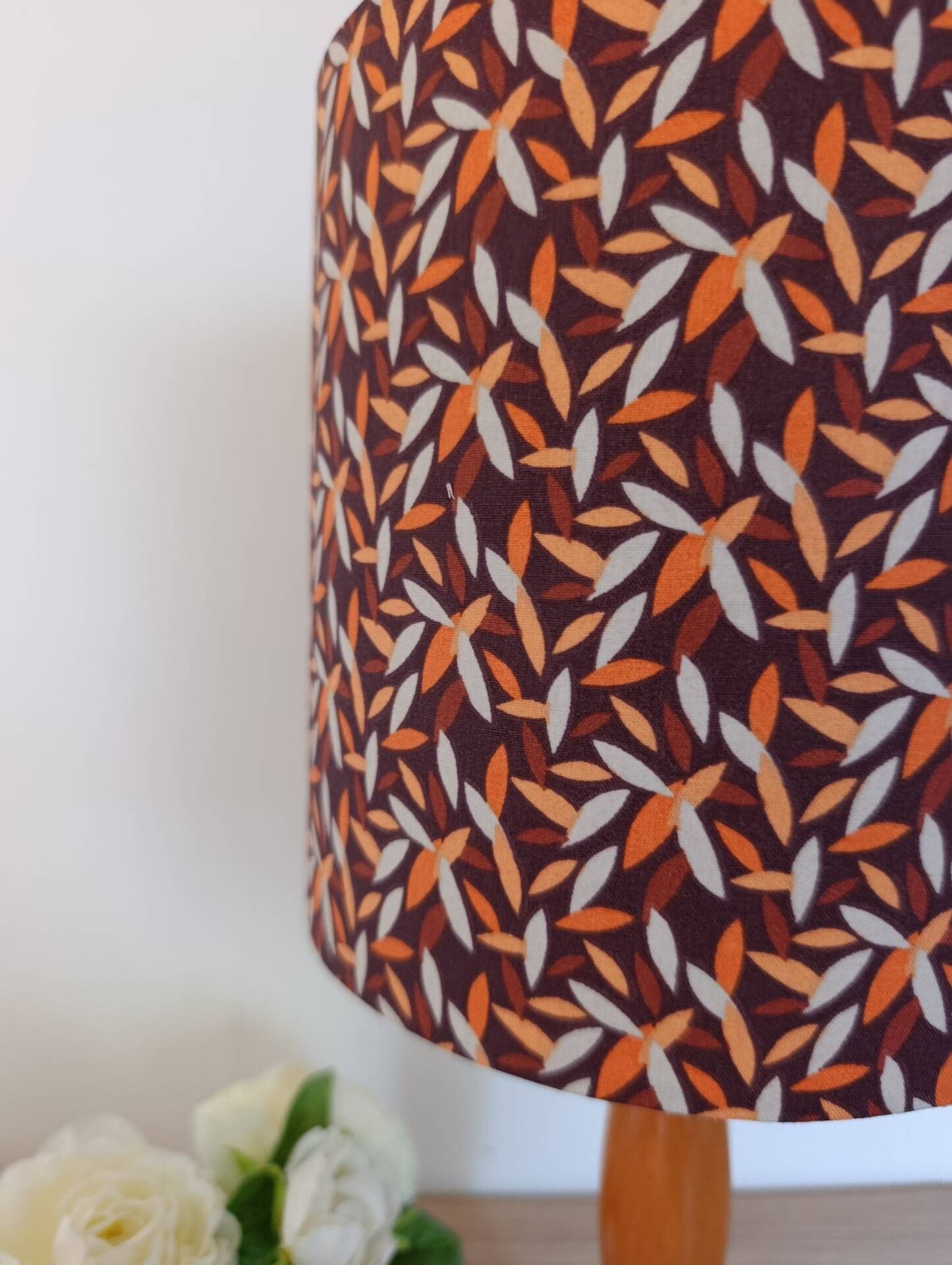 Lampe bois mid-century Abat-jour graphisme végétal