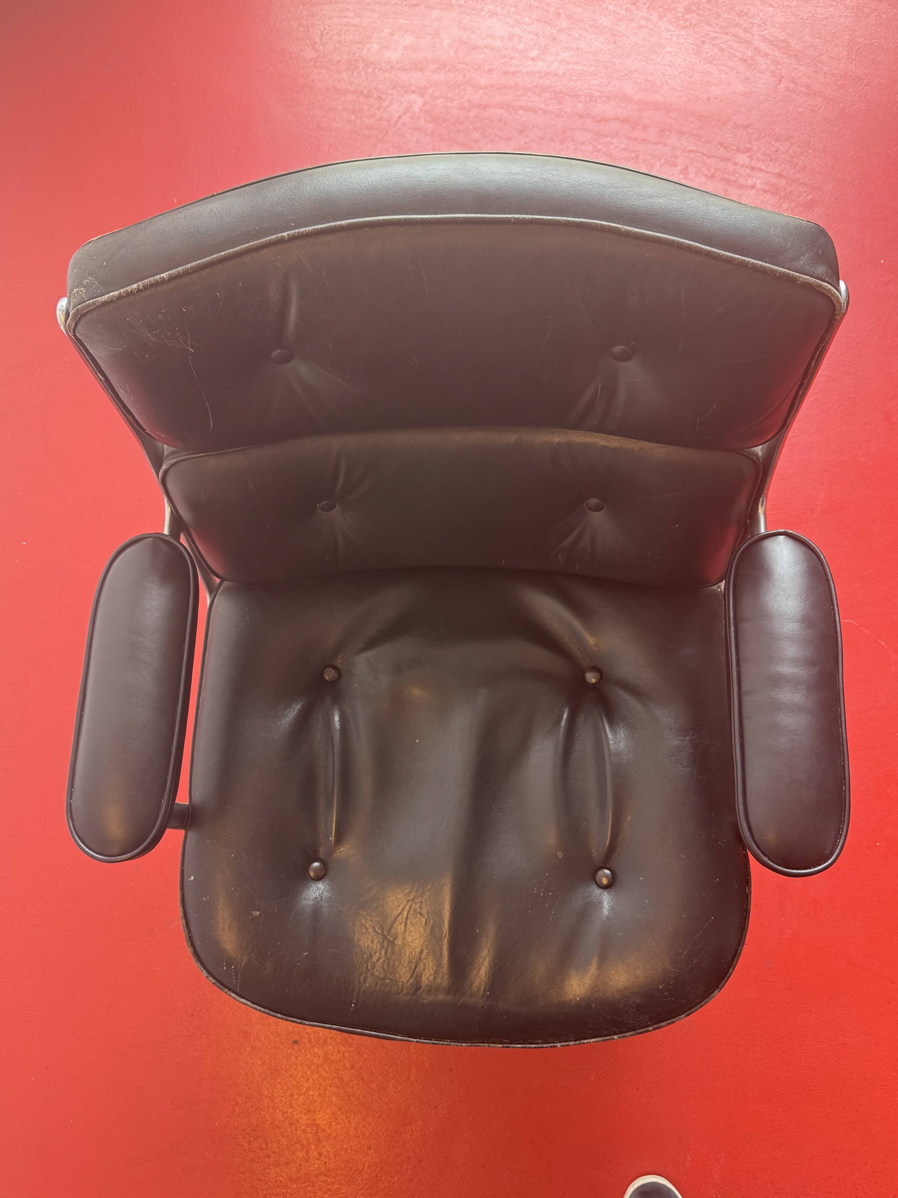 Lobby Chair ES 104 - Charles & Ray Eames, 1960