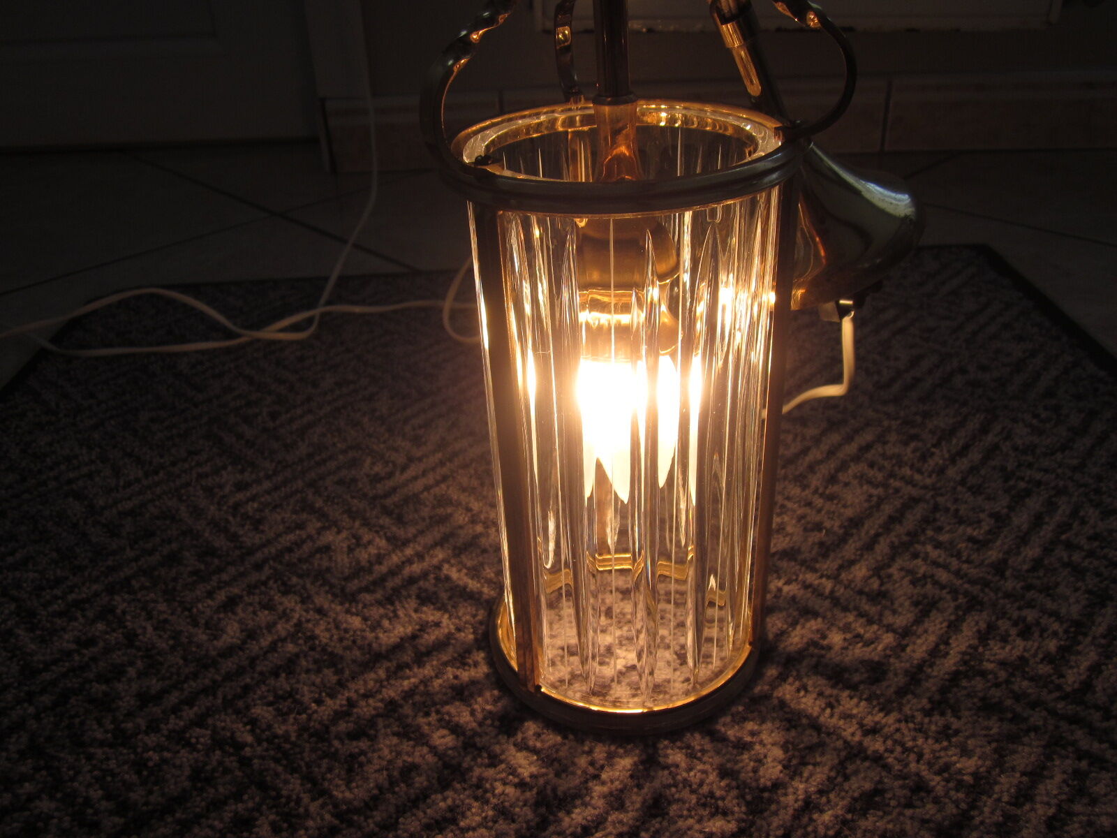 tailled crystal and brass hanging