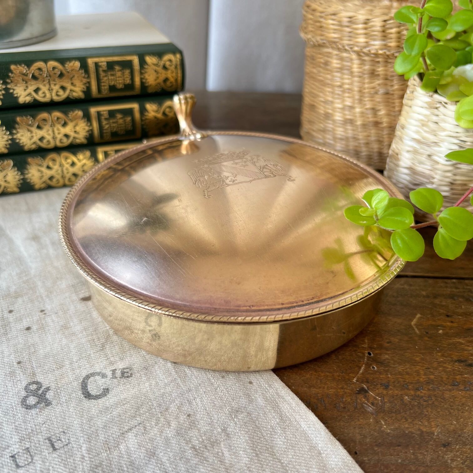 Pocket tray or box made of brass "N"