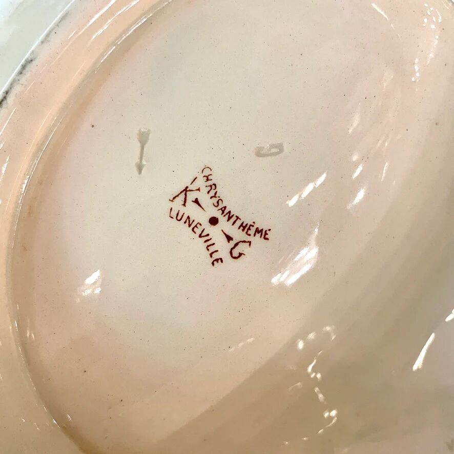 Large beggar's dish in Lunéville earthenware, Chrysanthème model.