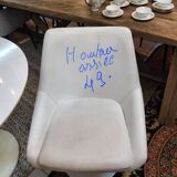 Table and chairs set
