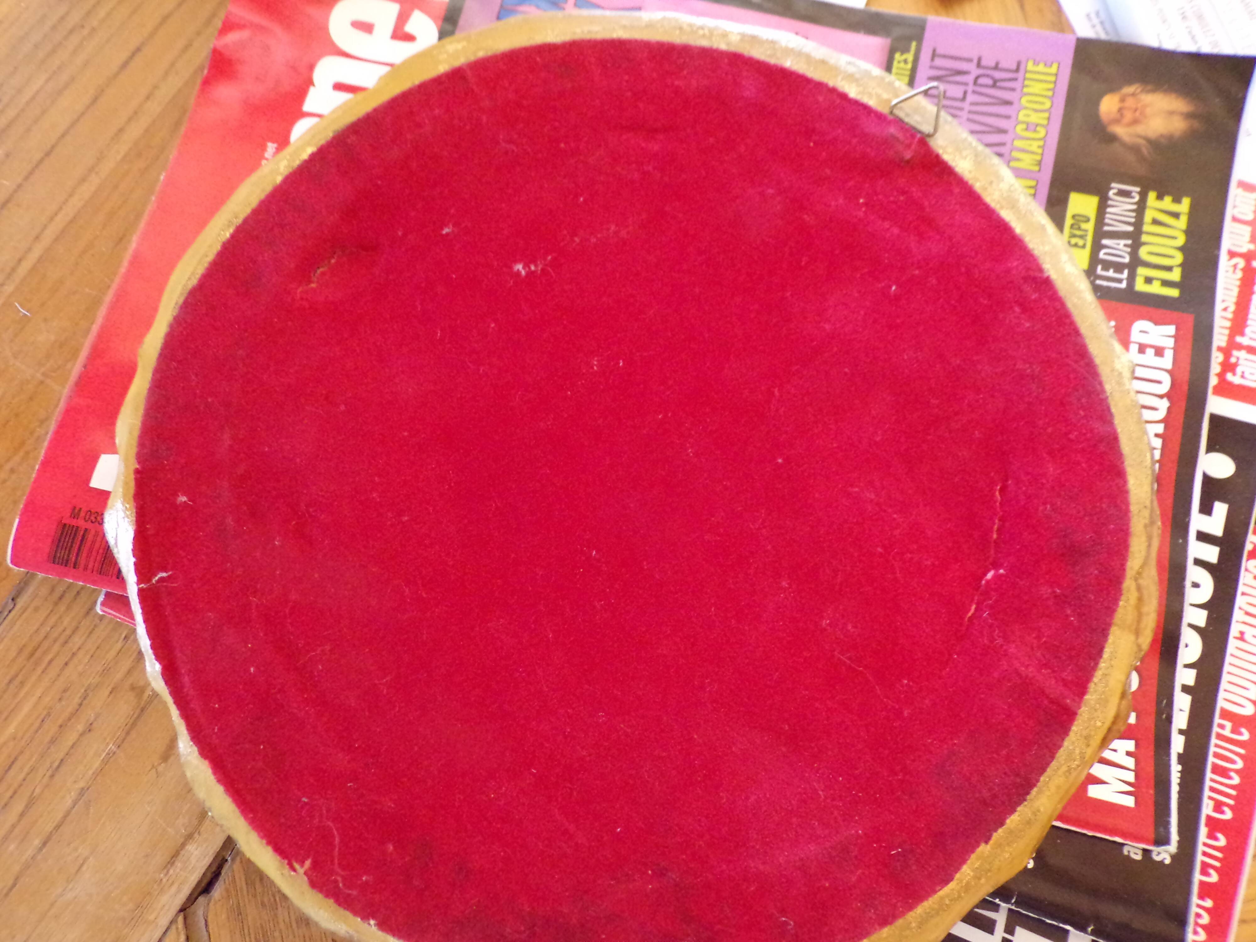 Small round mirror 23cm