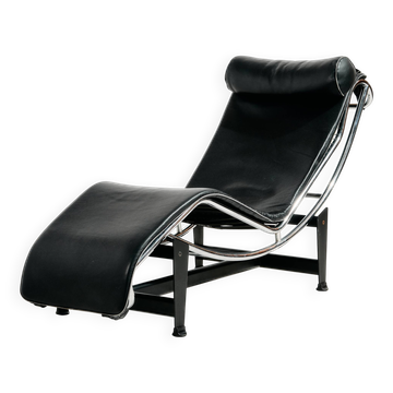 LC4 lounge chair by Alivar