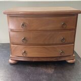 Commode de poupée en bois blond poignées en laiton