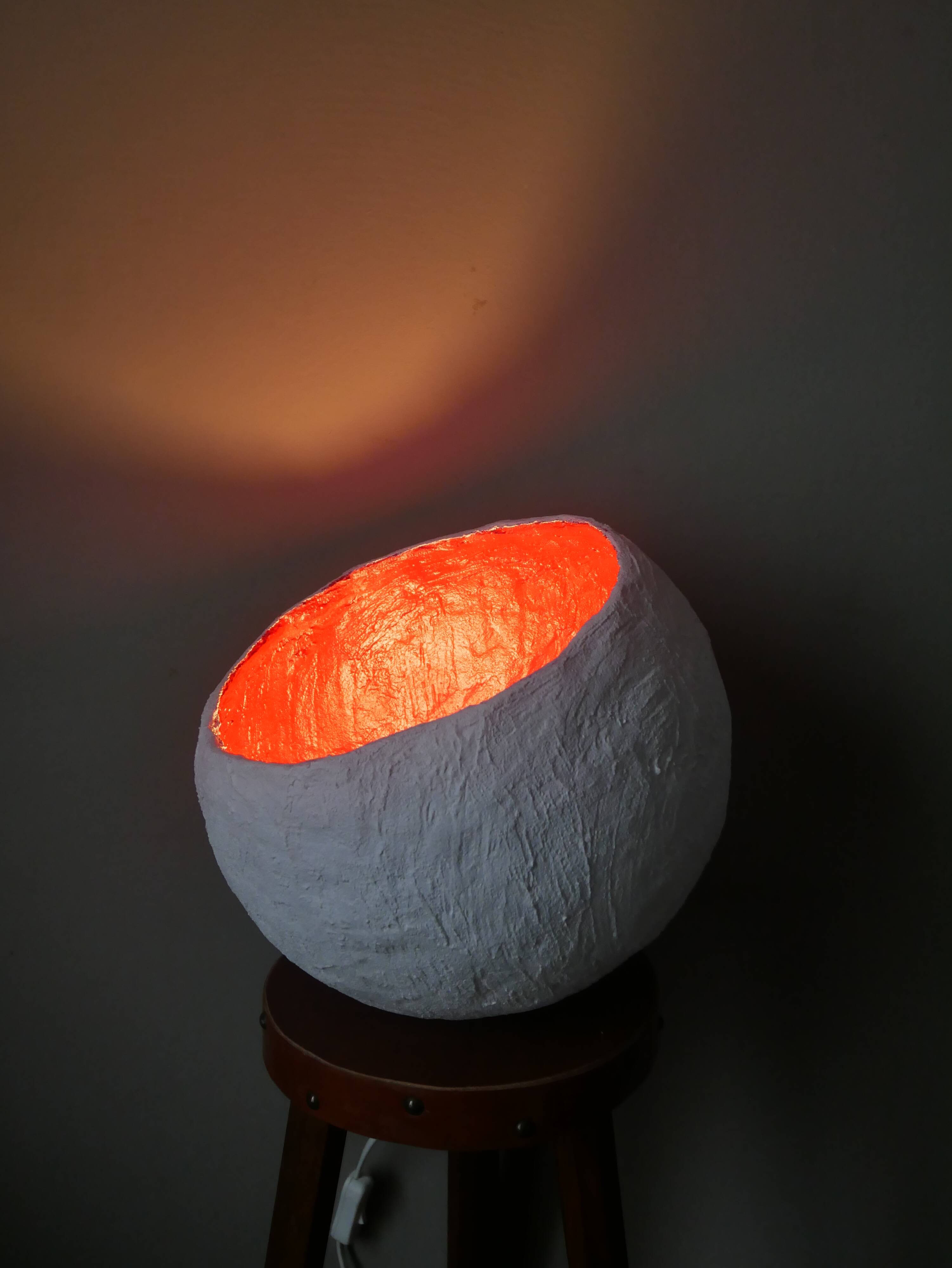 Handmade sphere lamp space age papier-mâché table lamp vintage design 70s contemporary