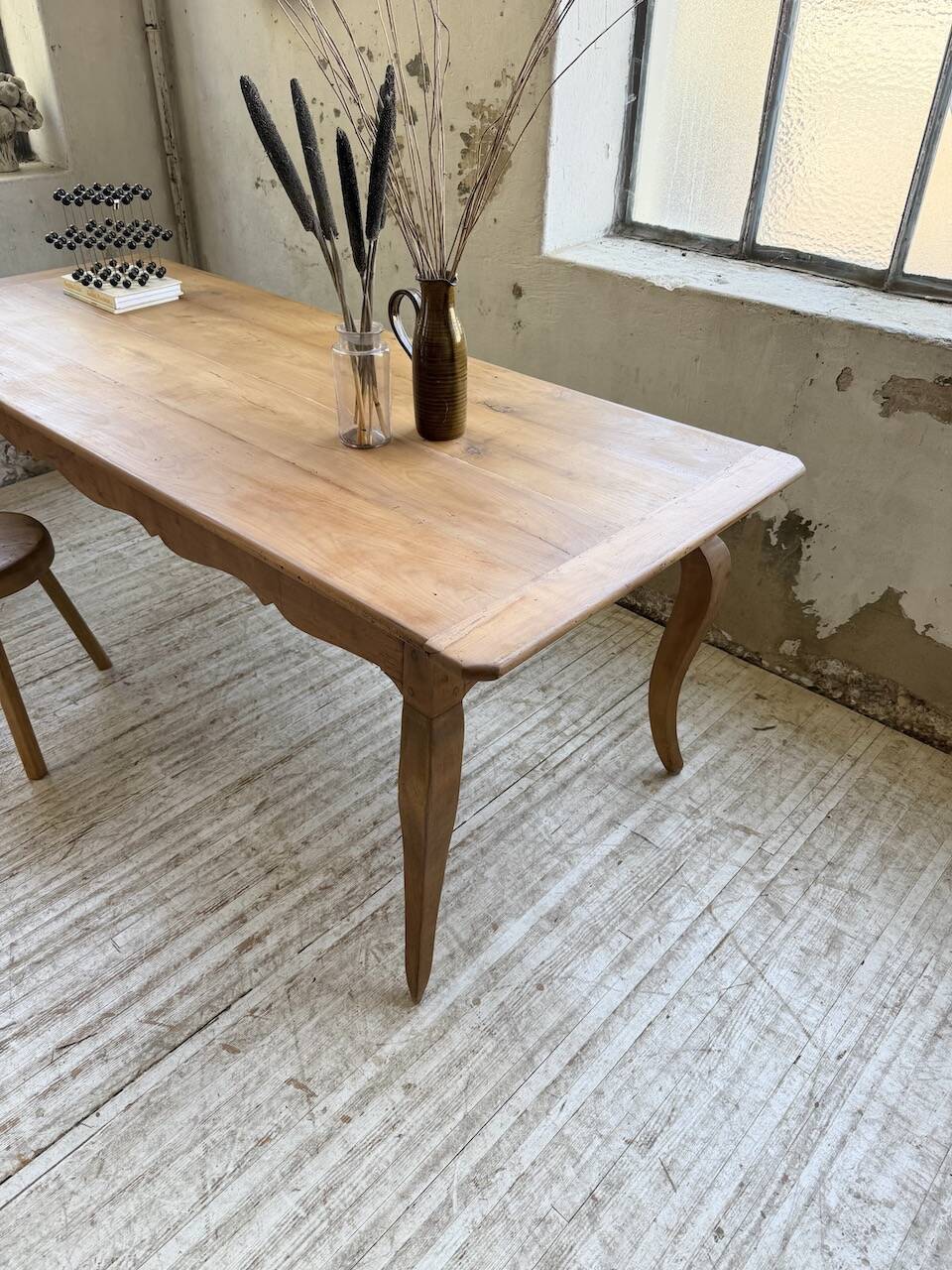 Table campagne provençale style Louis XV merisier