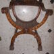 Fauteuil curule dit Dagobert néo renaissance fin XIXe bois clair