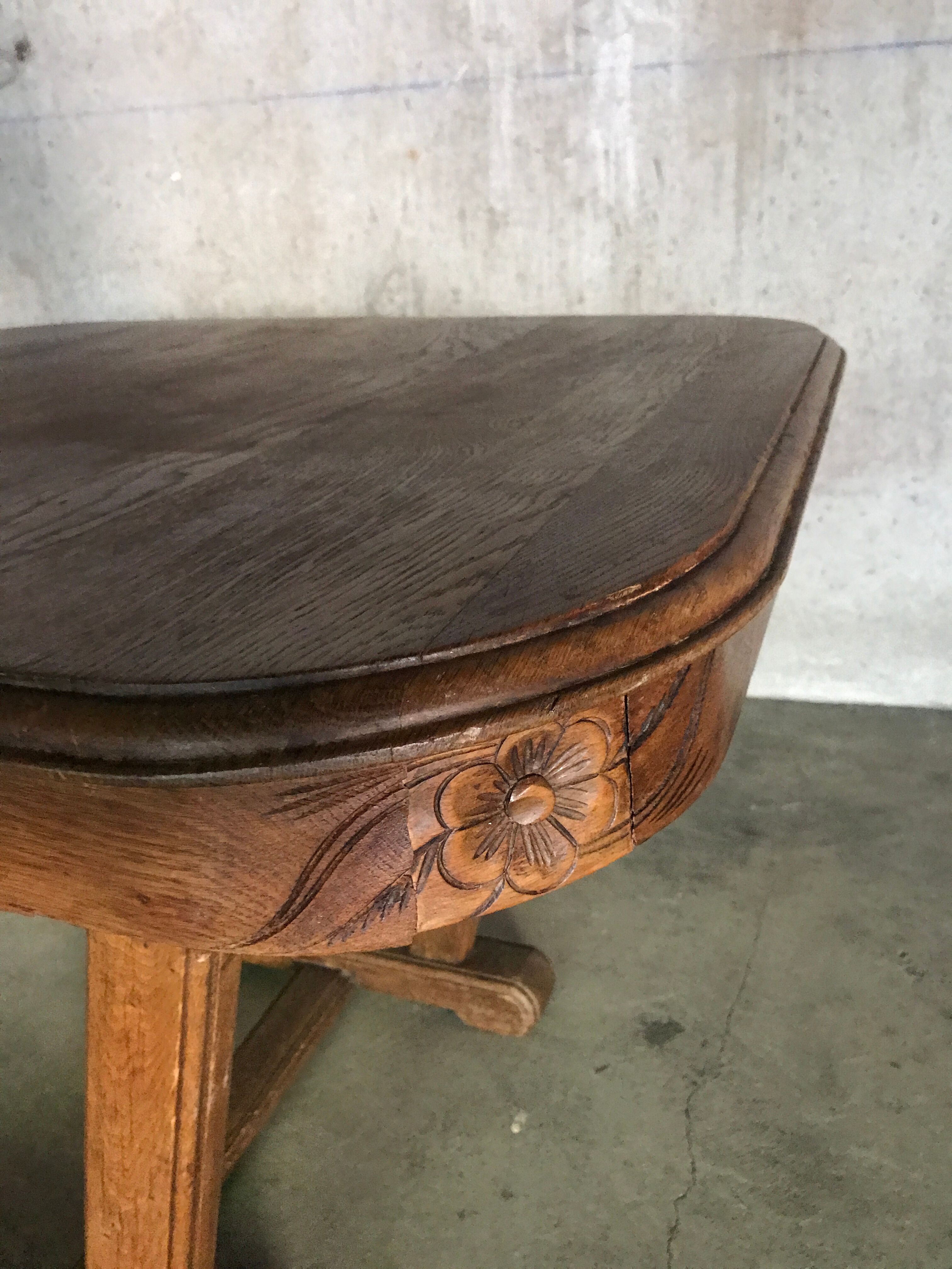 Art deco dining table