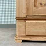 English bonnet maker with wardrobe (renovated)