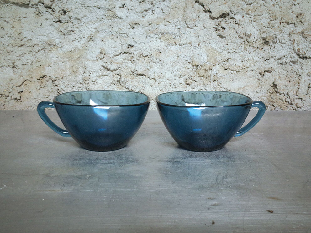 Set of 2 cups in blue glass Arcoroc