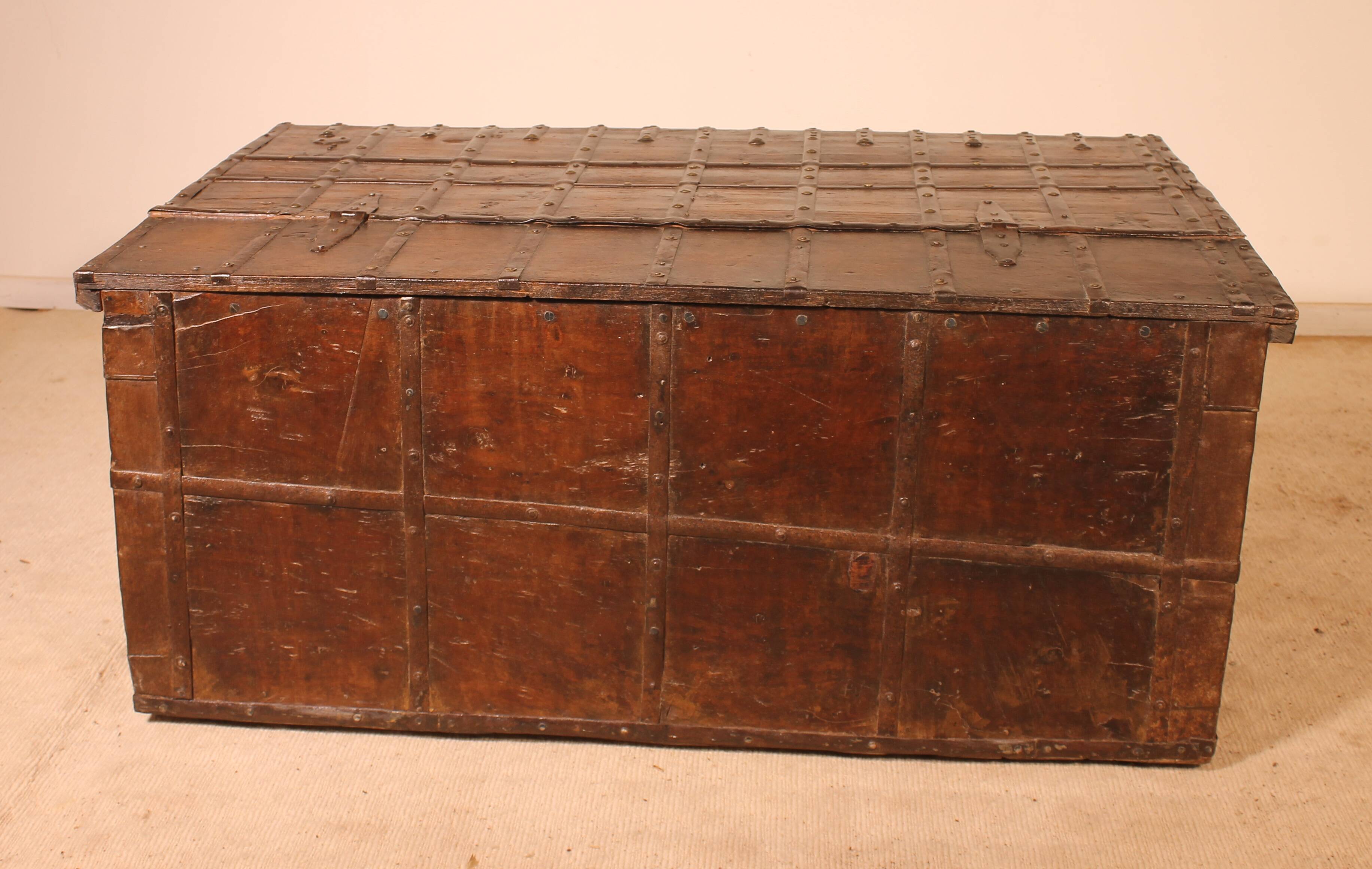 Rajasthan Chest / Coffee Table - 19th Century - India