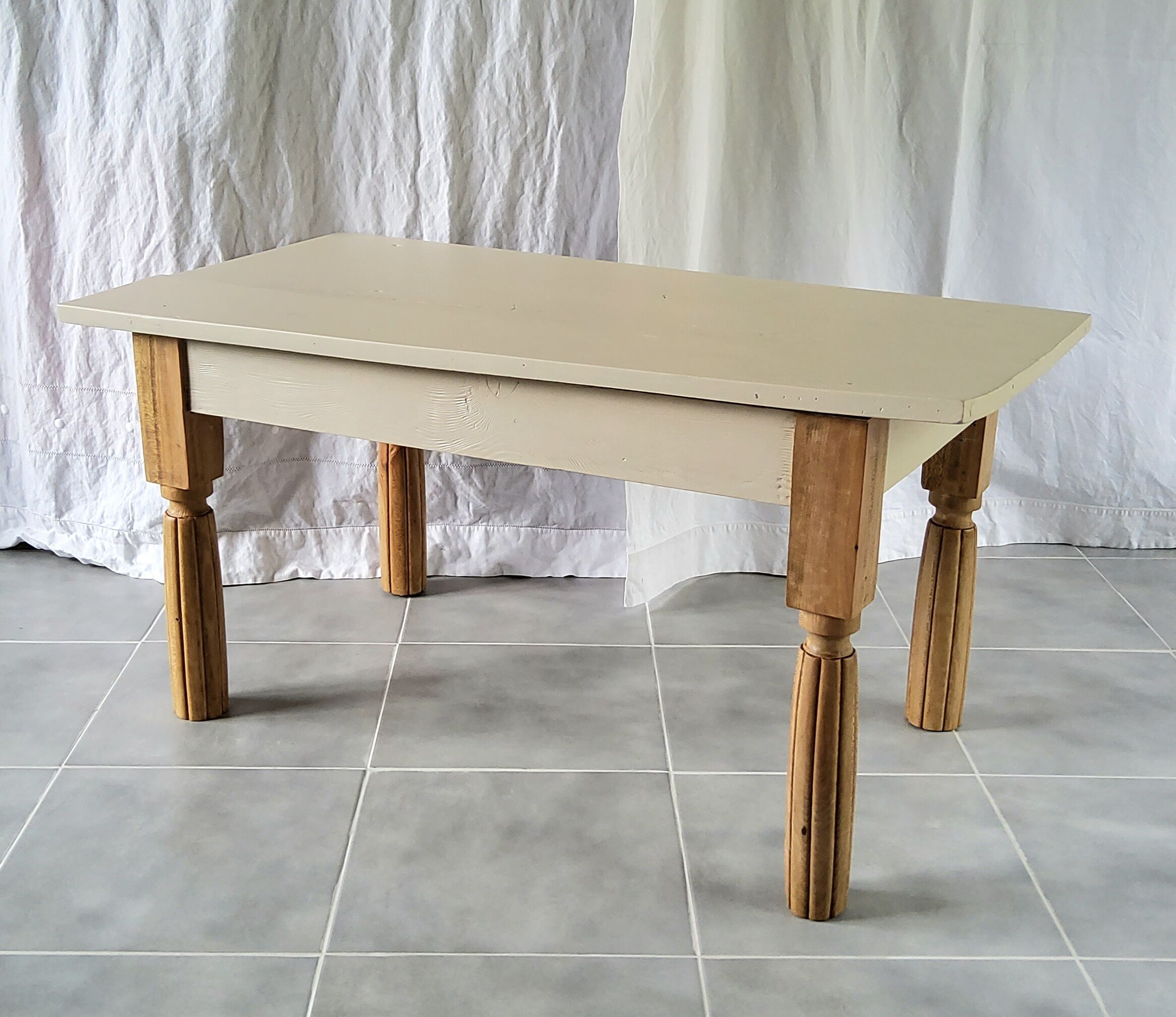 Farm table