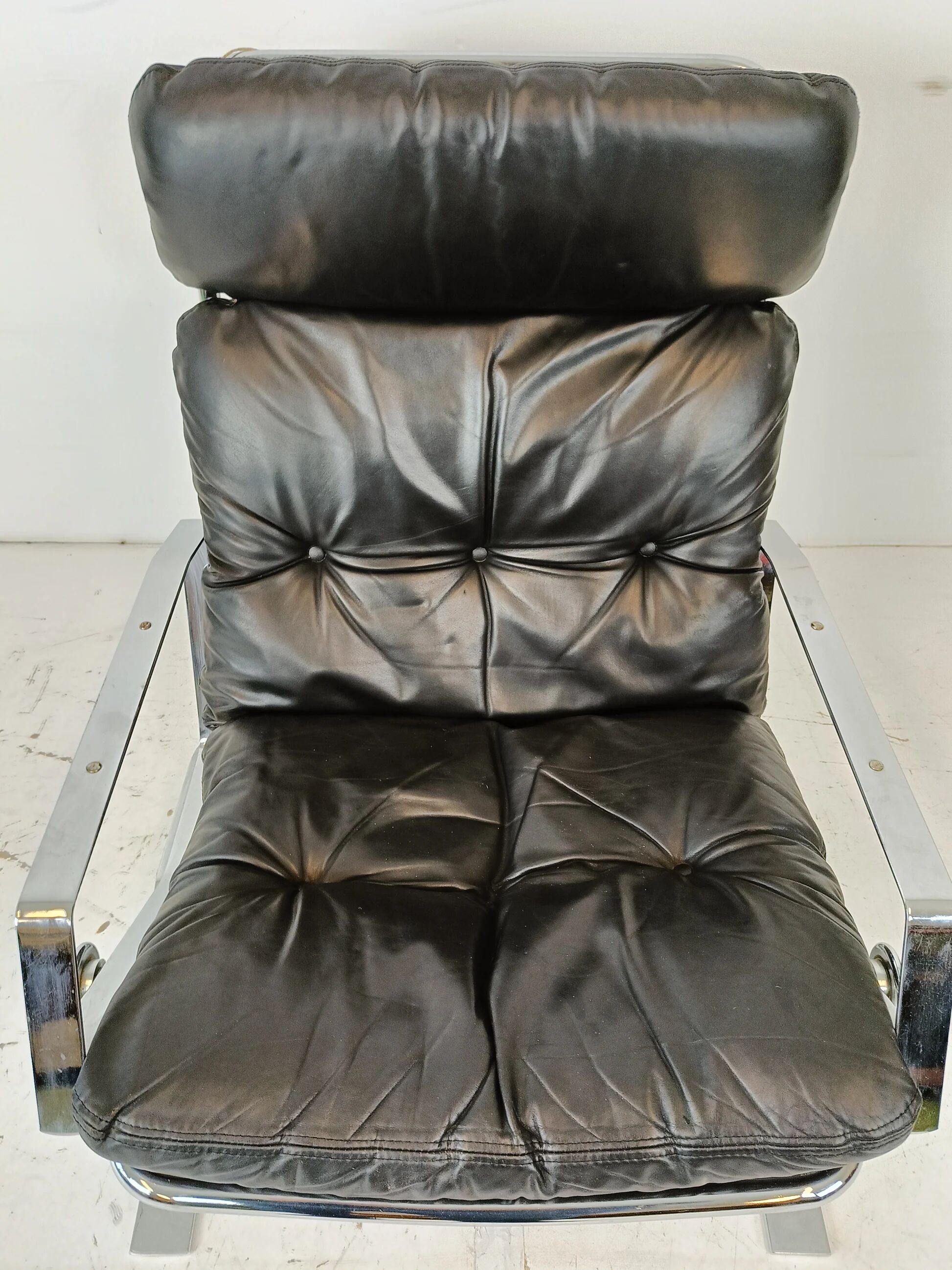 Fauteuil lounge style années 50 pour Airborne International, Belgique