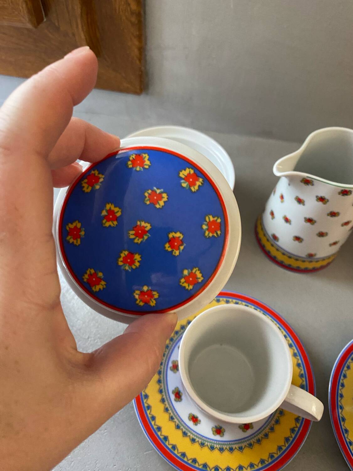 Porcelain coffee service Arles decor solafrance